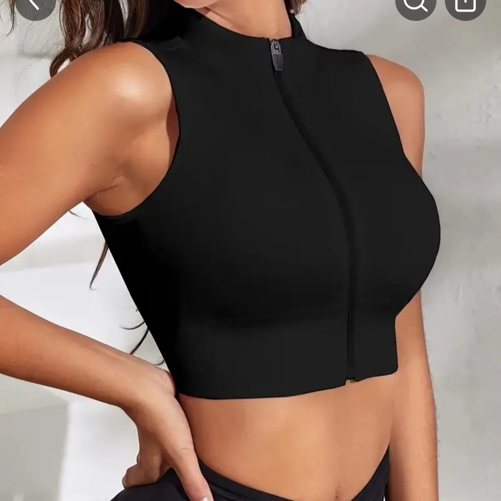 Chic Black Sleeveless Crop Top